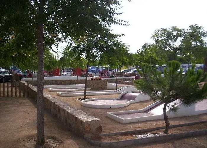 Del Mar אתר קמפינג 4*